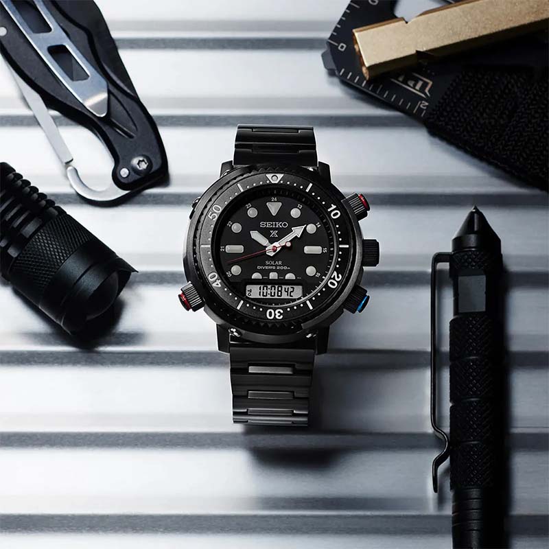 4.-Seiko-Prospex-Solar-Commando-Arnie-Hybrid-Divers-40th-Anniversary-SNJ037P1-SNJ037