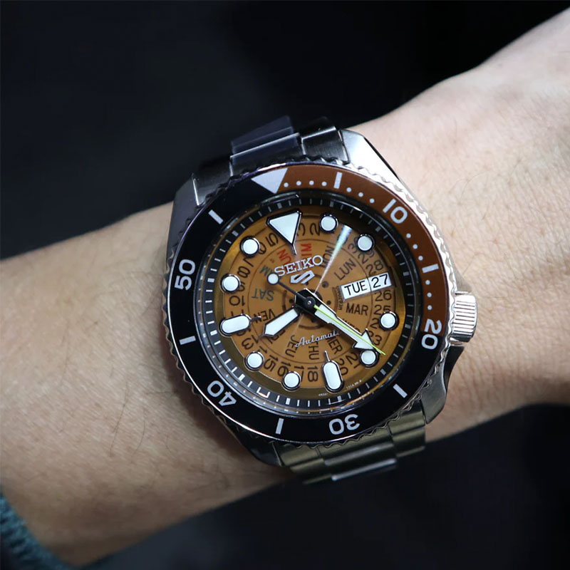2.Seiko-5-Sports-Time-Sonar-SRPJ47
