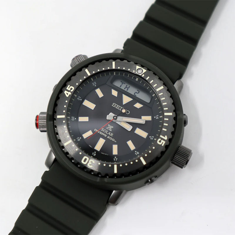 3.-SEIKO-PROSPEX-SOLAR-ANALOG-DIGITAL-ARNIE-SNJ031